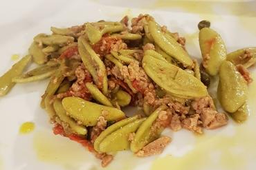olive leaves with sausages