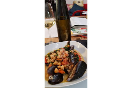 chickpeas, mussles